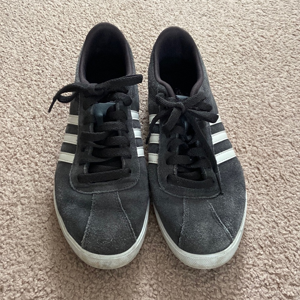 Adidas Sneakers